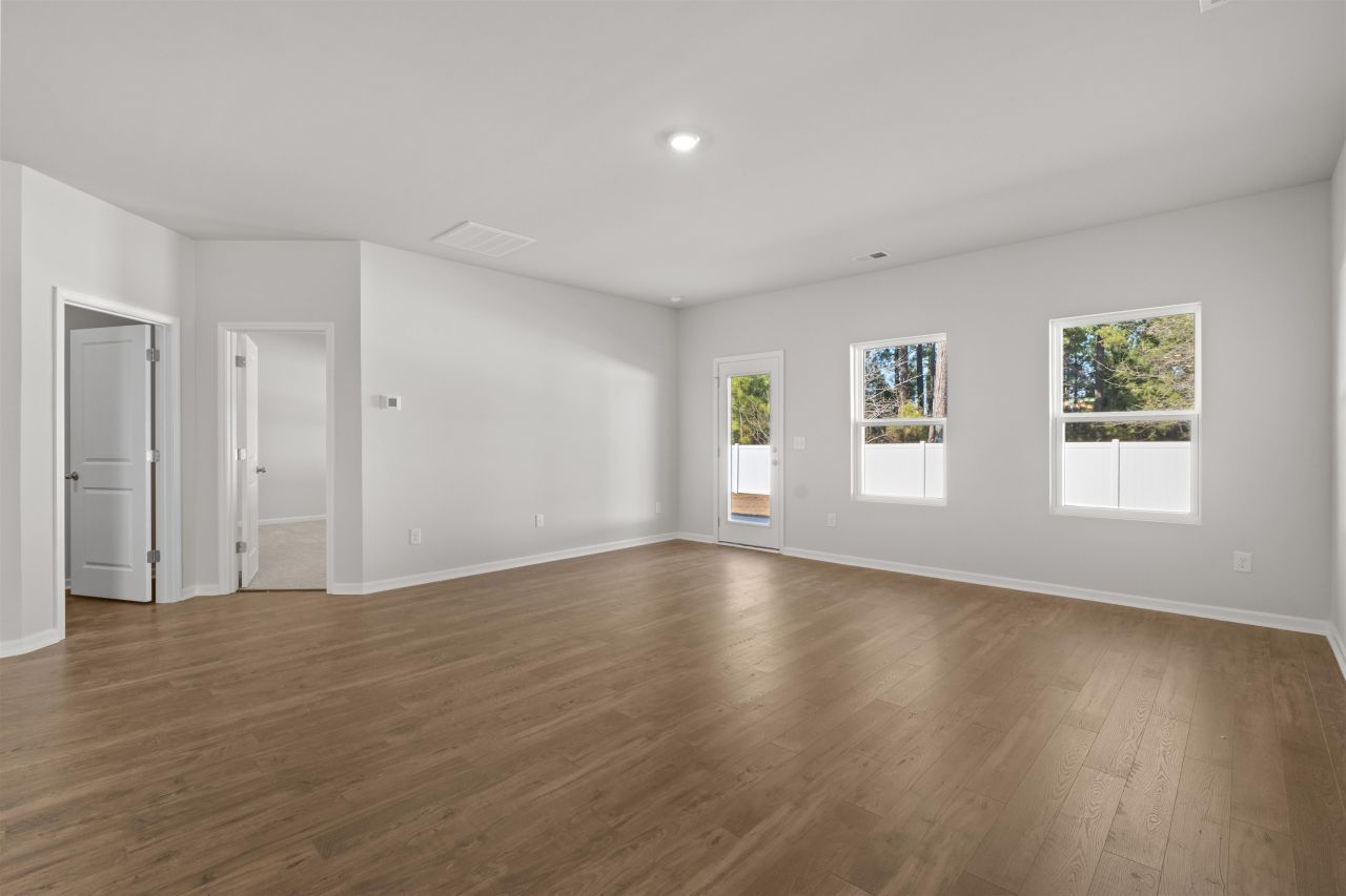 2491 Campton Loop Photo 15