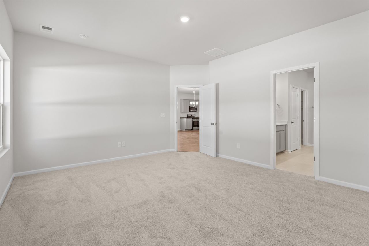 2491 Campton Loop Photo 17