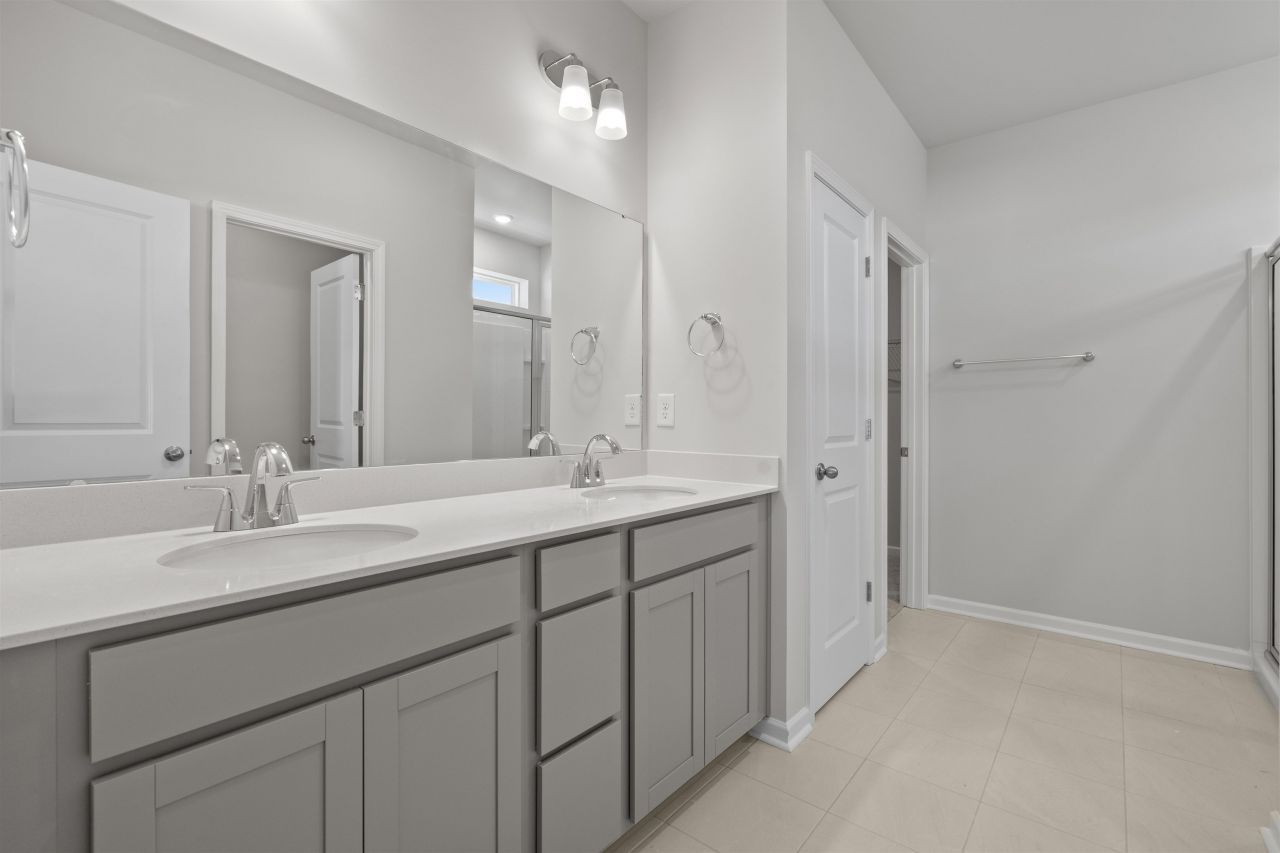 2491 Campton Loop Photo 18