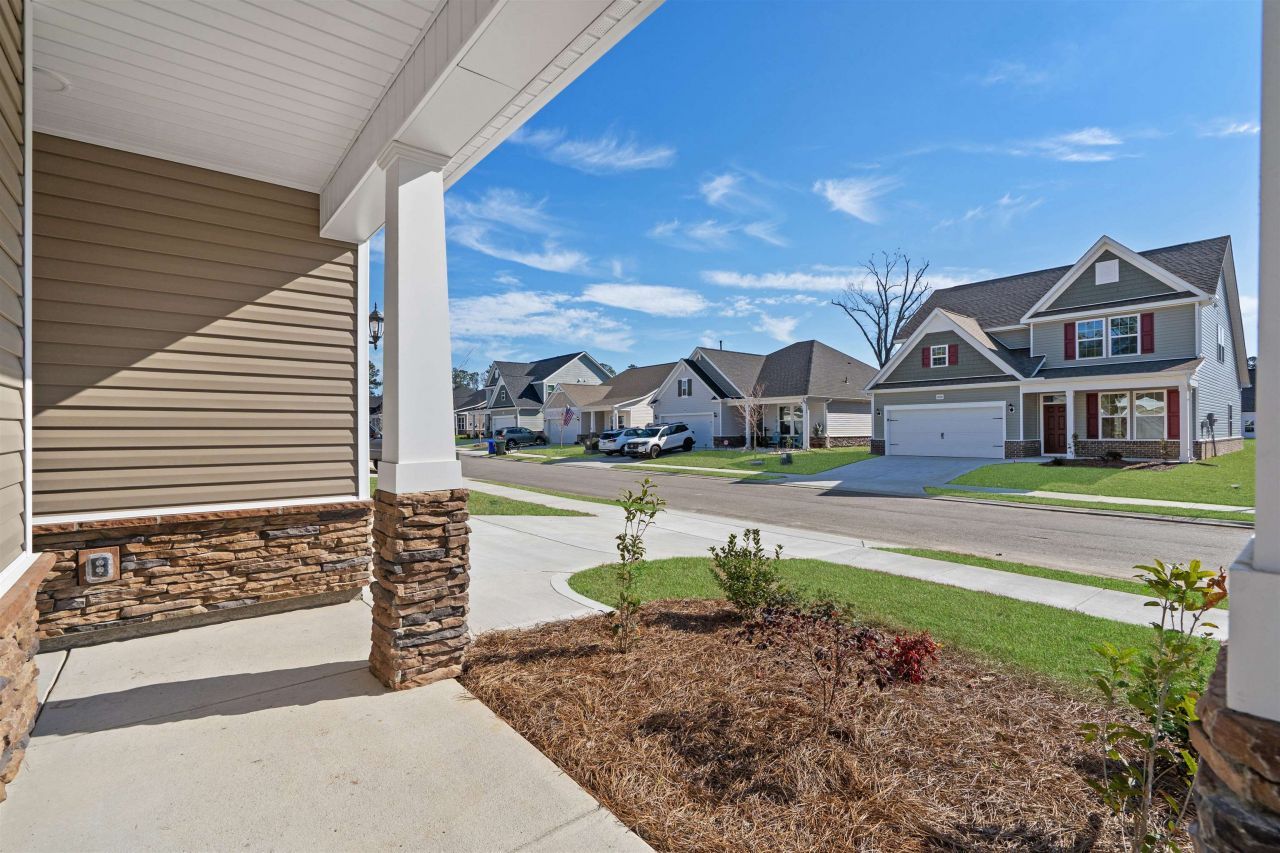 2491 Campton Loop Photo 3