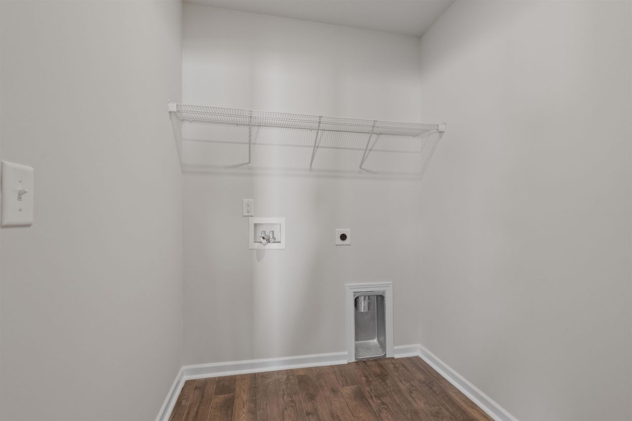 2491 Campton Loop Photo 35