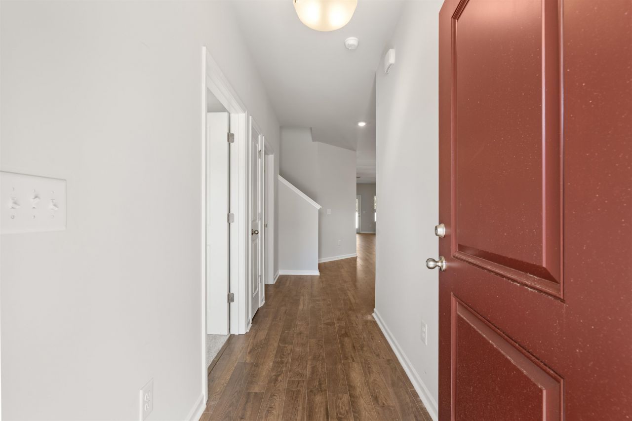 2491 Campton Loop Photo 4