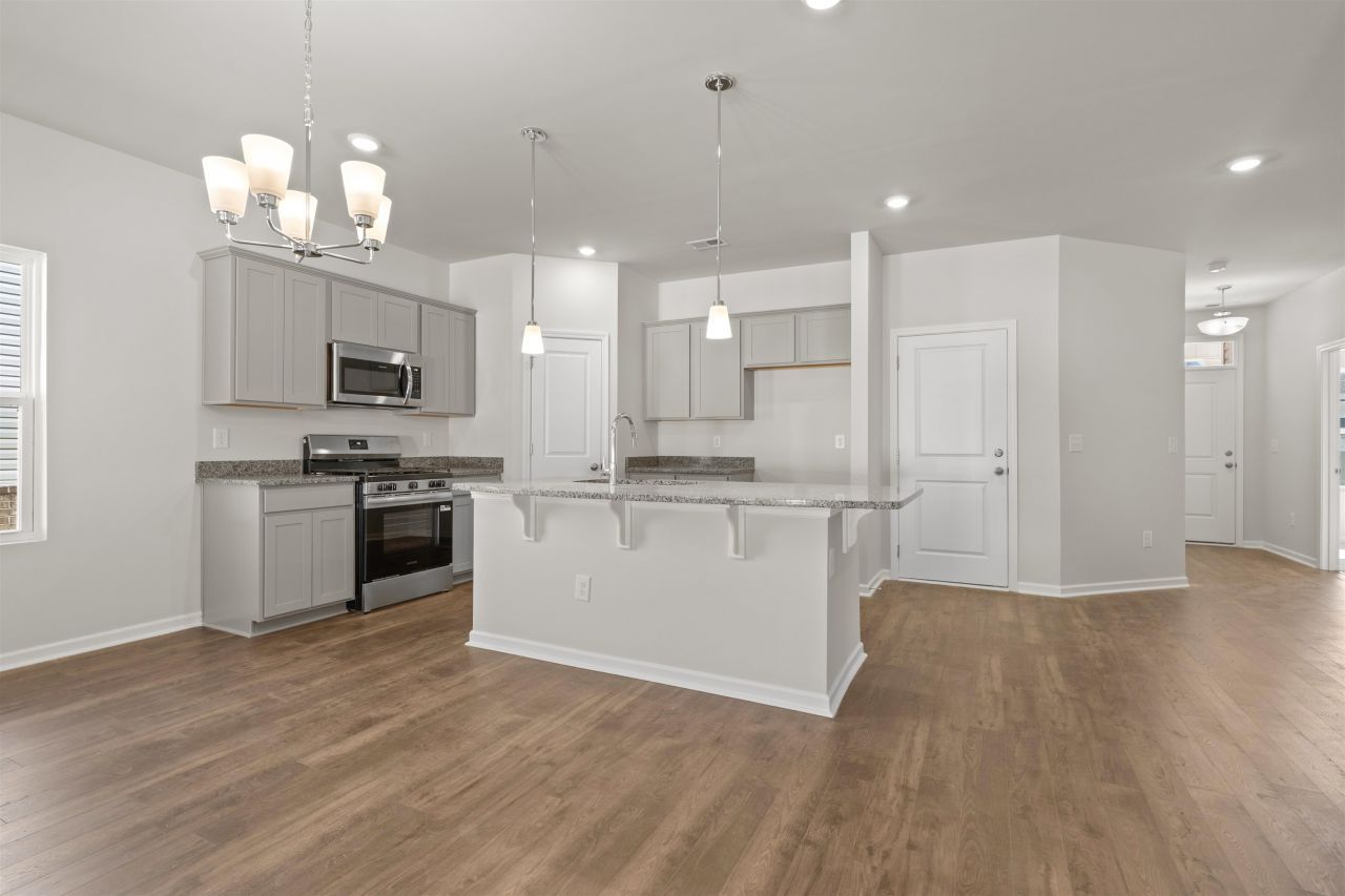 2491 Campton Loop Photo 9