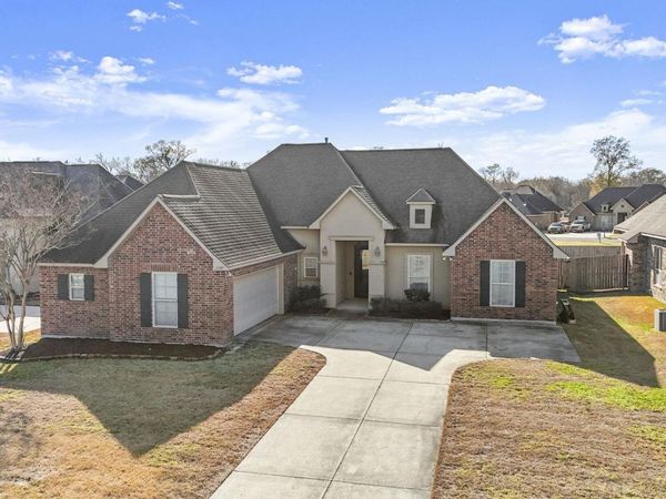 13187 Crownridge Dr, Gonzales, LA 70737