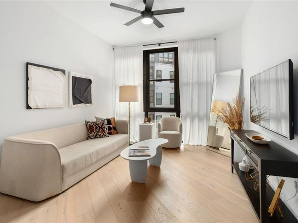 800 Embassy DR, Unit 421, Austin, TX 78702