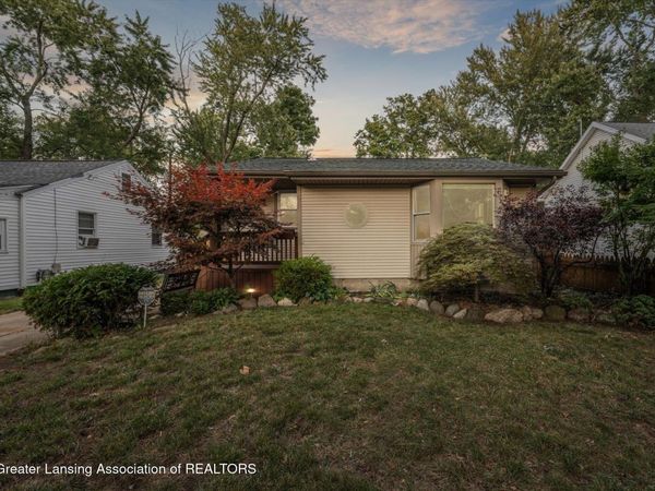 3603 Parkway Drive, Lansing, MI 48910