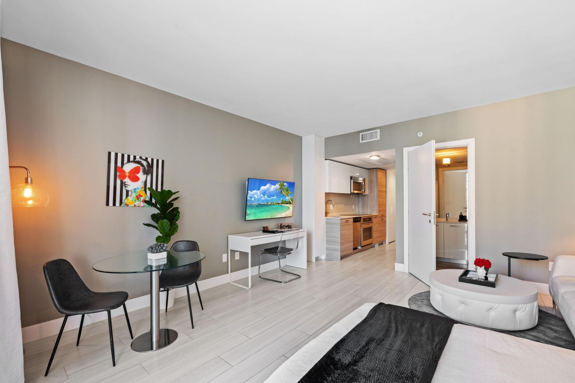 1300 Brickell Bay Drive, Unit 2600, Miami, FL 33131 Photo