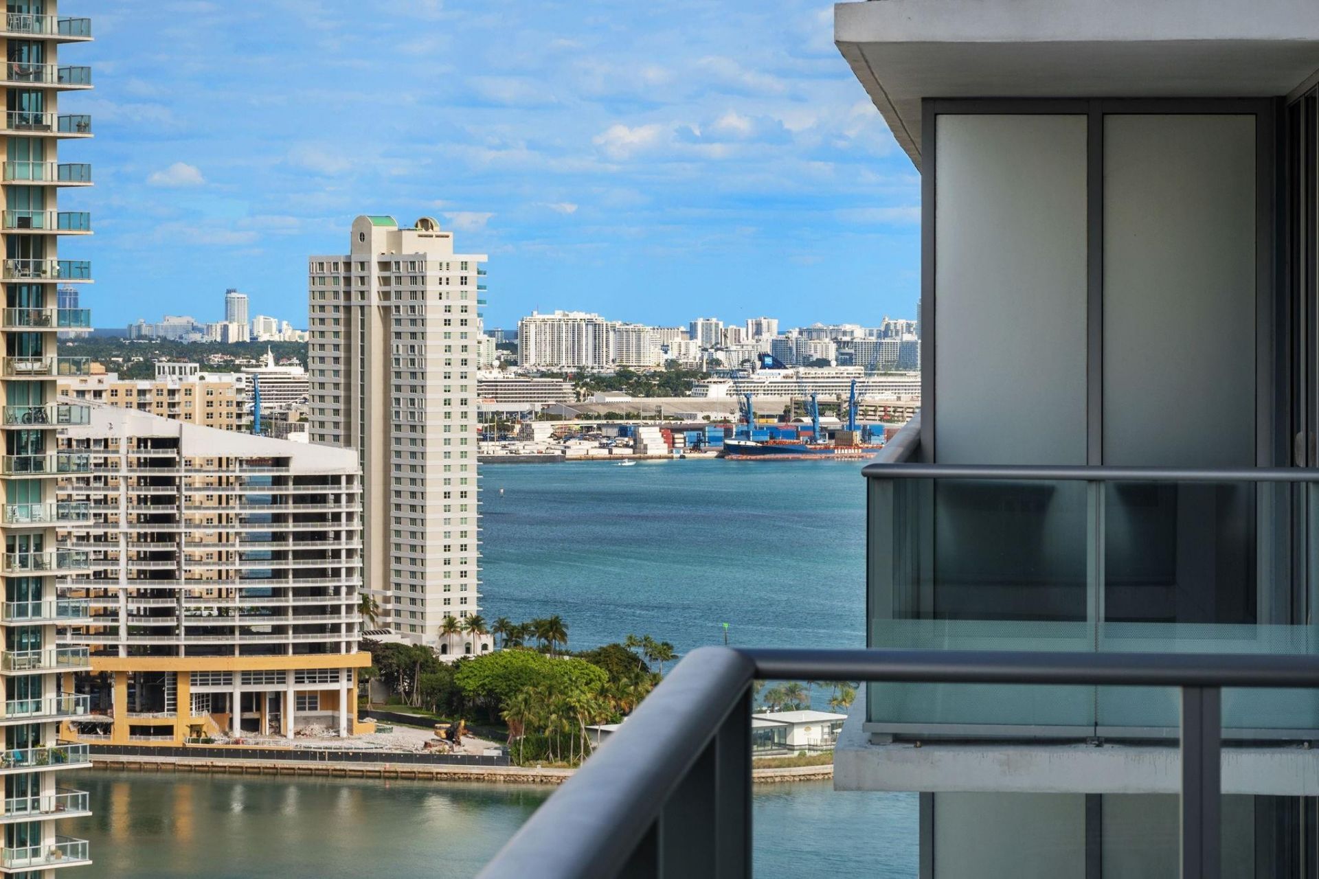 1300 Brickell Bay Drive, Unit 2600, Miami, FL 33131 Photo