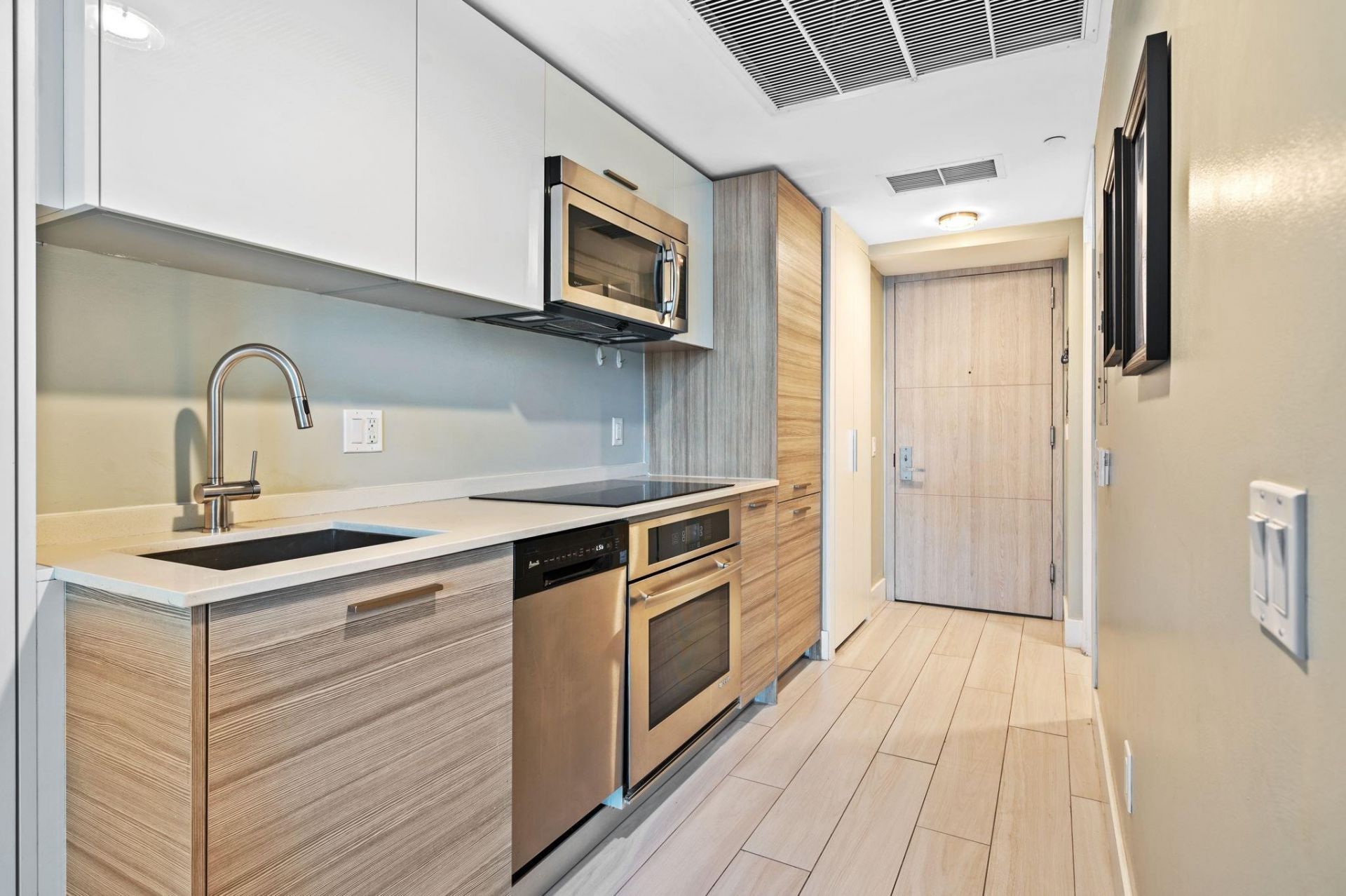 1300 Brickell Bay Drive, Unit 2600, Miami, FL 33131 Photo