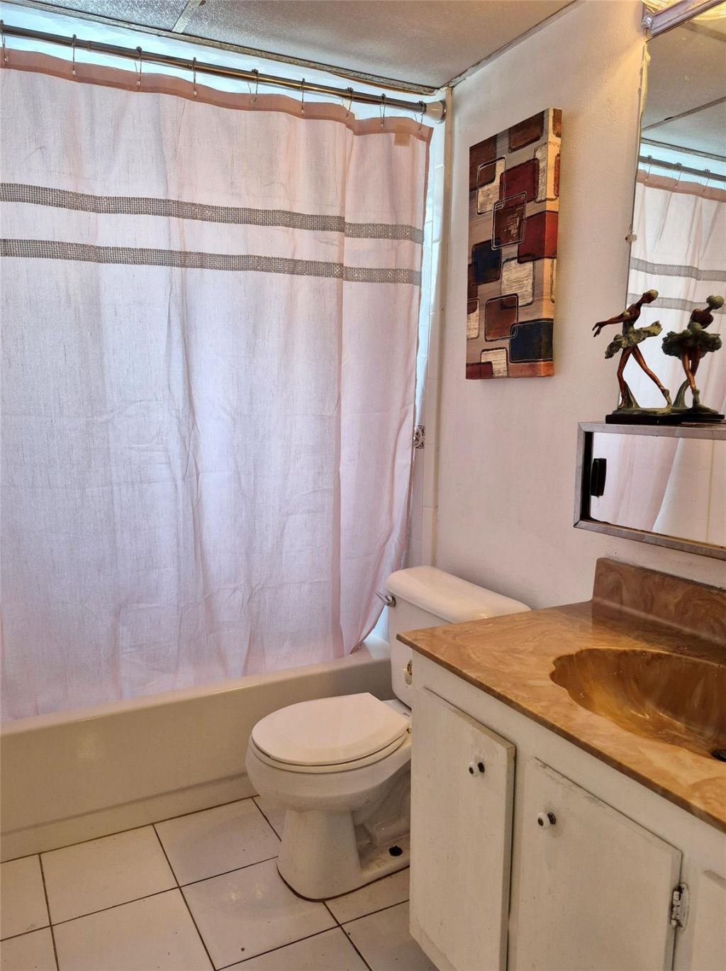 2840 Somerset Drive, Unit 208M, Lauderdale Lakes, FL 33311 Photo