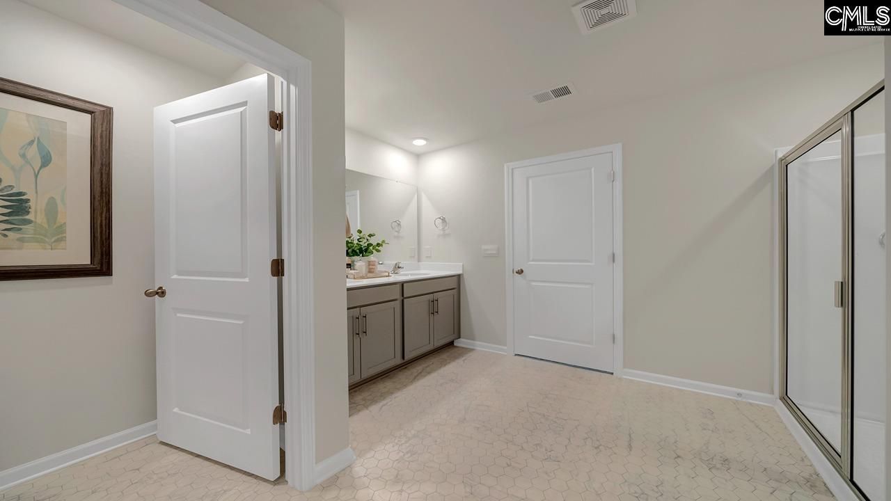 2001 Grovefield Drive Photo 15