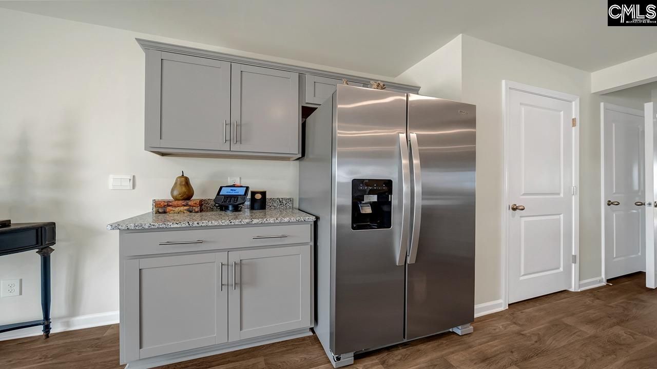 2001 Grovefield Drive Photo 6