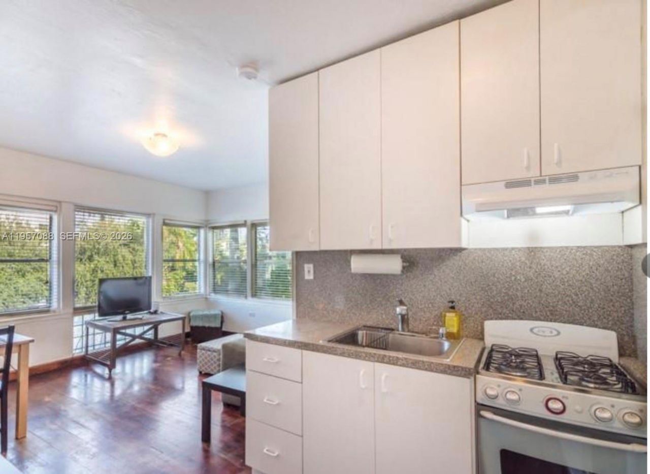 1555 Pennsylvania Ave, Unit 202, Miami Beach, FL 33139 Photo