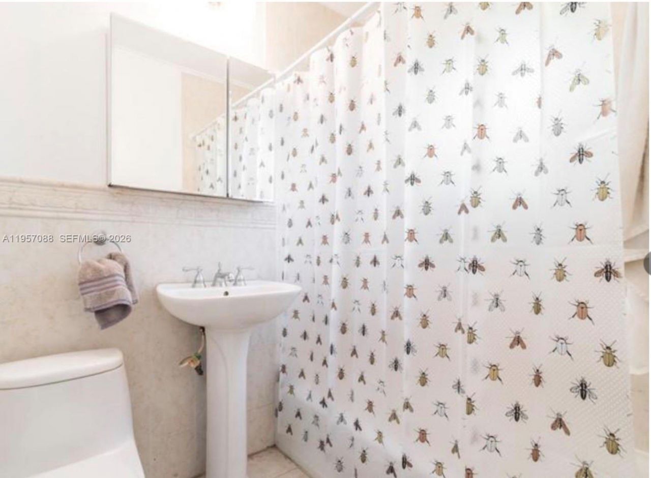 1555 Pennsylvania Ave, Unit 202, Miami Beach, FL 33139 Photo