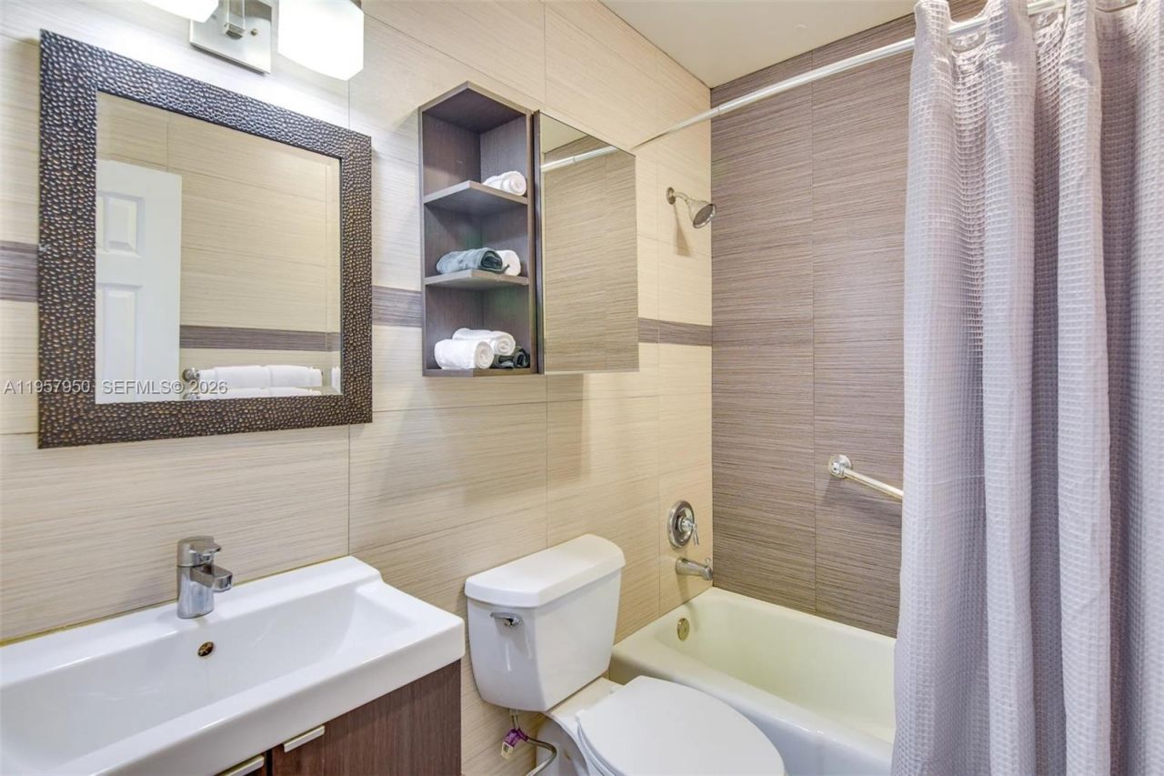 412 NE 4th Ave, Hallandale Beach, FL 33009 Photo