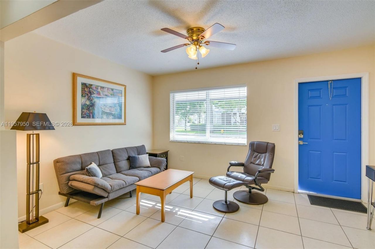 412 NE 4th Ave, Hallandale Beach, FL 33009 Photo