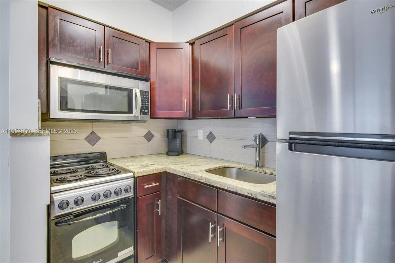 412 NE 4th Ave, Hallandale Beach, FL 33009 Photo