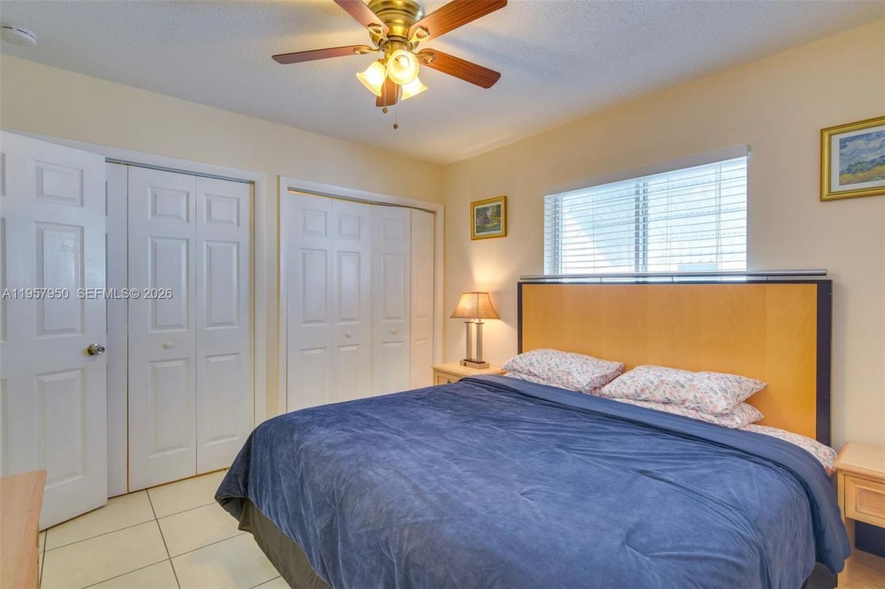 412 NE 4th Ave, Hallandale Beach, FL 33009 Photo