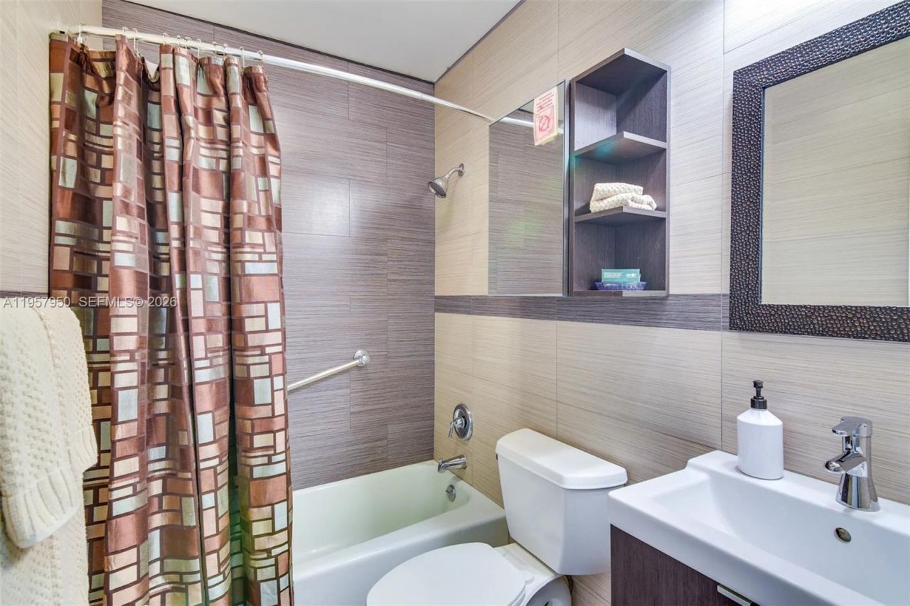 412 NE 4th Ave, Hallandale Beach, FL 33009 Photo