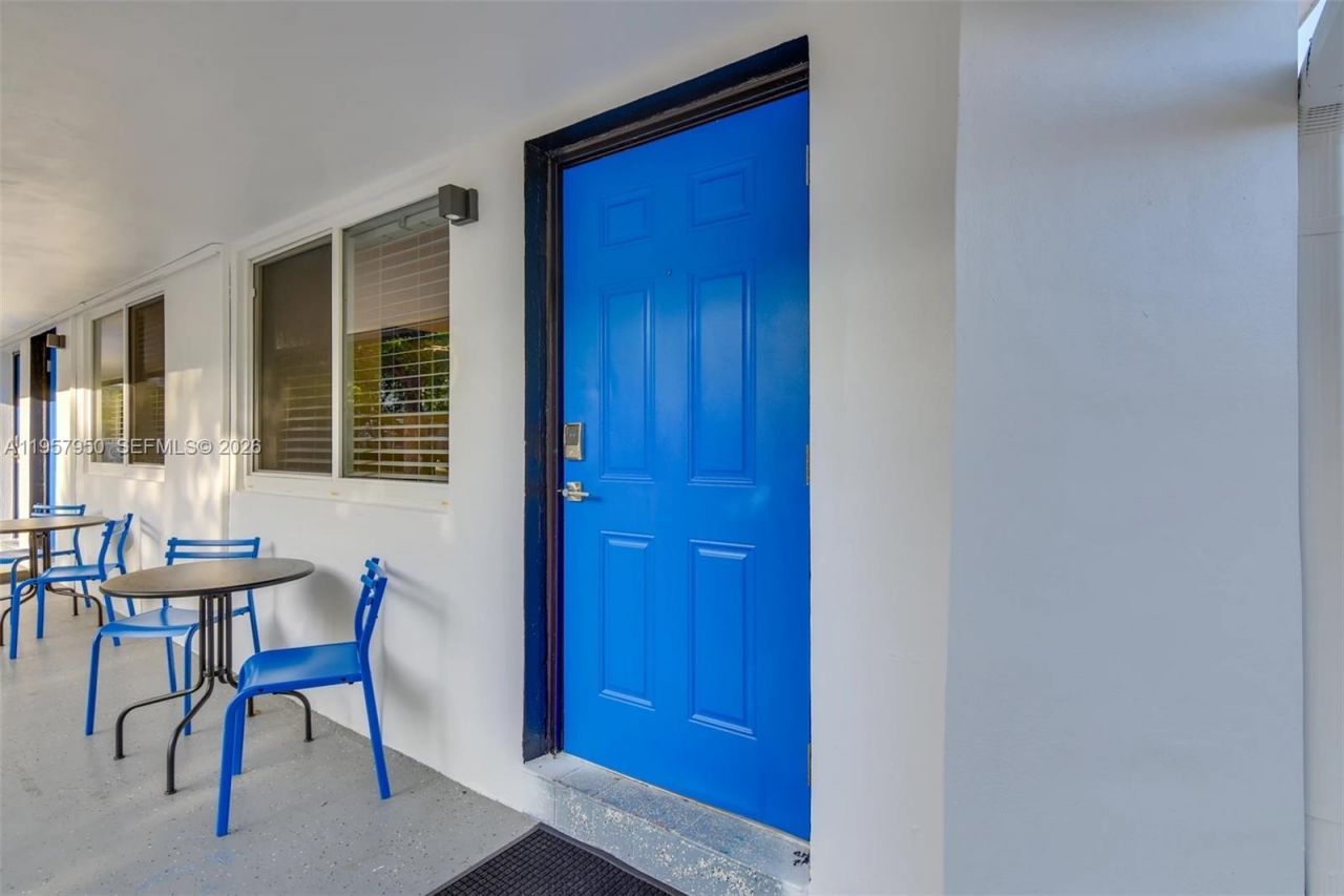 412 NE 4th Ave, Hallandale Beach, FL 33009 Photo