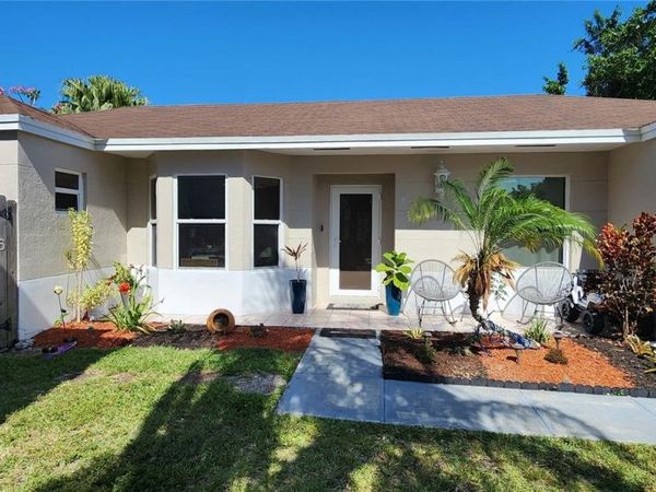 9829 SW 221st St, Cutler Bay, FL 33190