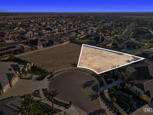 13907 Ladbrook Way, Bakersfield, CA 93311