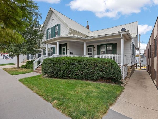 860 10th Street, Marion, IA 52302