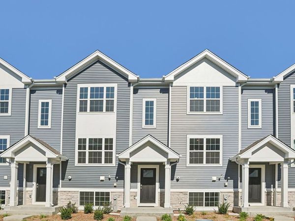 1397 Oakfield Lane, Pingree Grove, IL 60140