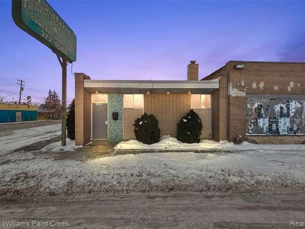 16068 E 8 Mile Road, Detroit, MI 48205