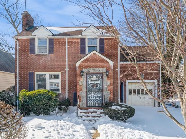 12 Taylor Place, Hempstead, NY 11550