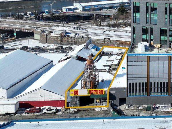 2520 Park Avenue, Bronx, NY 10451