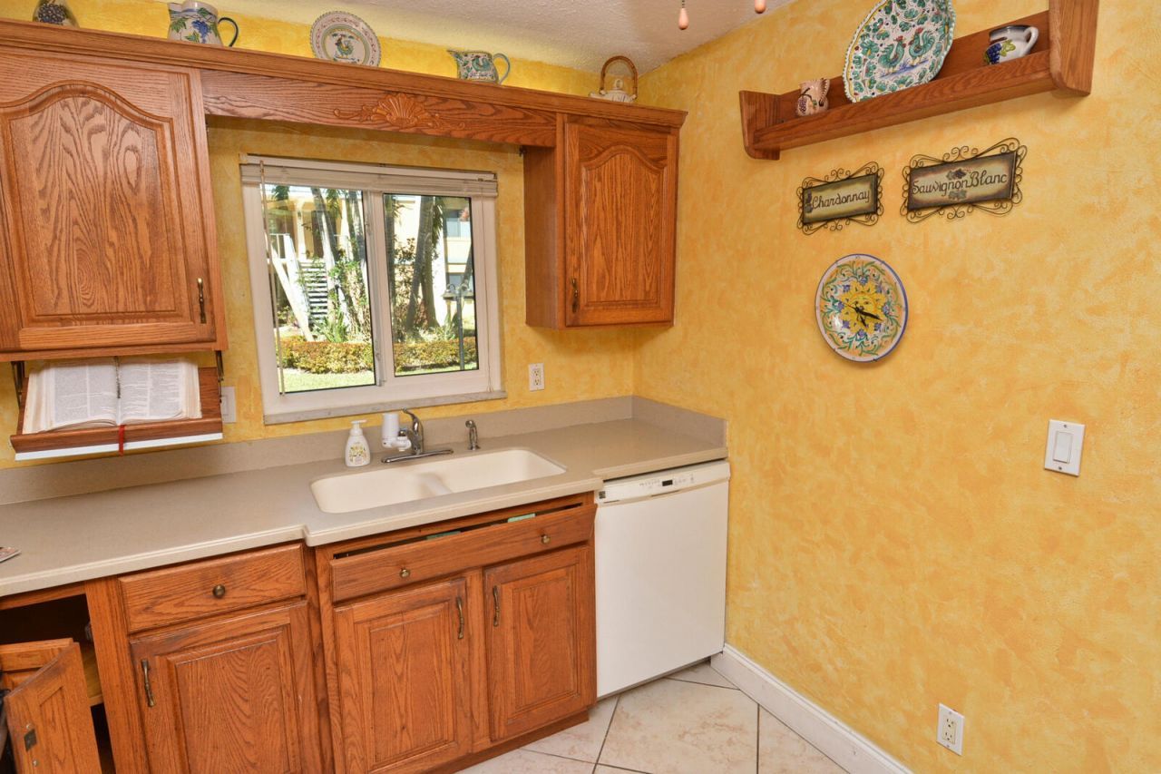 1500 NE 13th Terrace, Unit G4, Jensen Beach, FL 34957 Photo