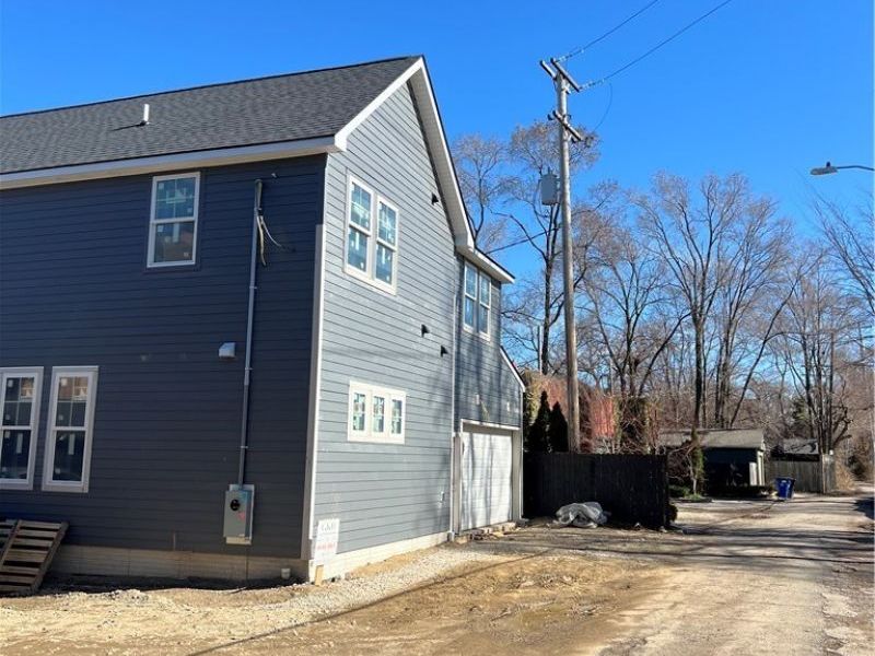 4213 Clinton Avenue, Cleveland, OH 44113 Photo 6