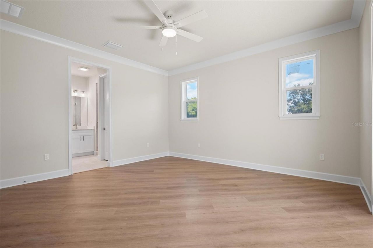 199 E Live Oak Street, Tarpon Springs, FL 34689 Photo