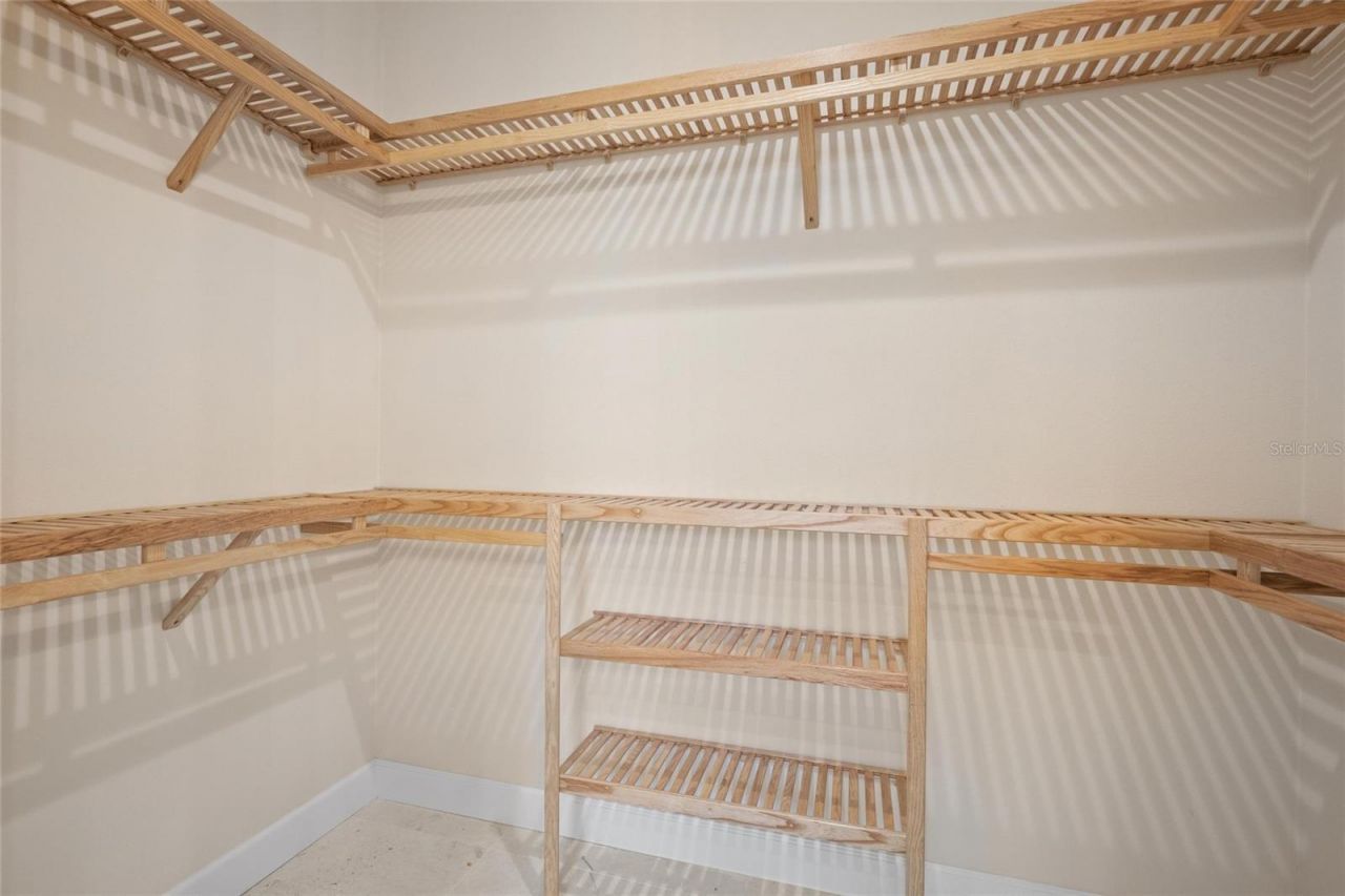 199 E Live Oak Street, Tarpon Springs, FL 34689 Photo