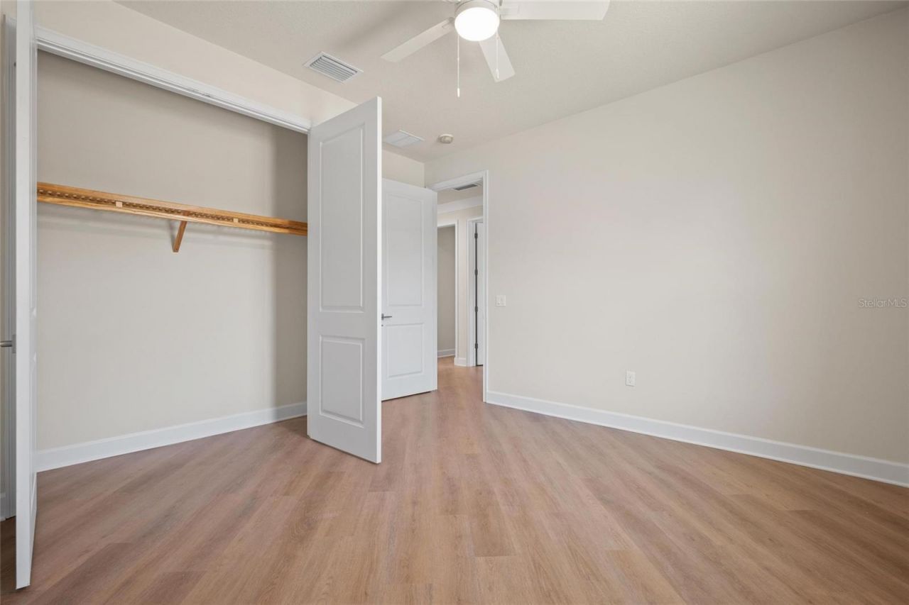199 E Live Oak Street, Tarpon Springs, FL 34689 Photo