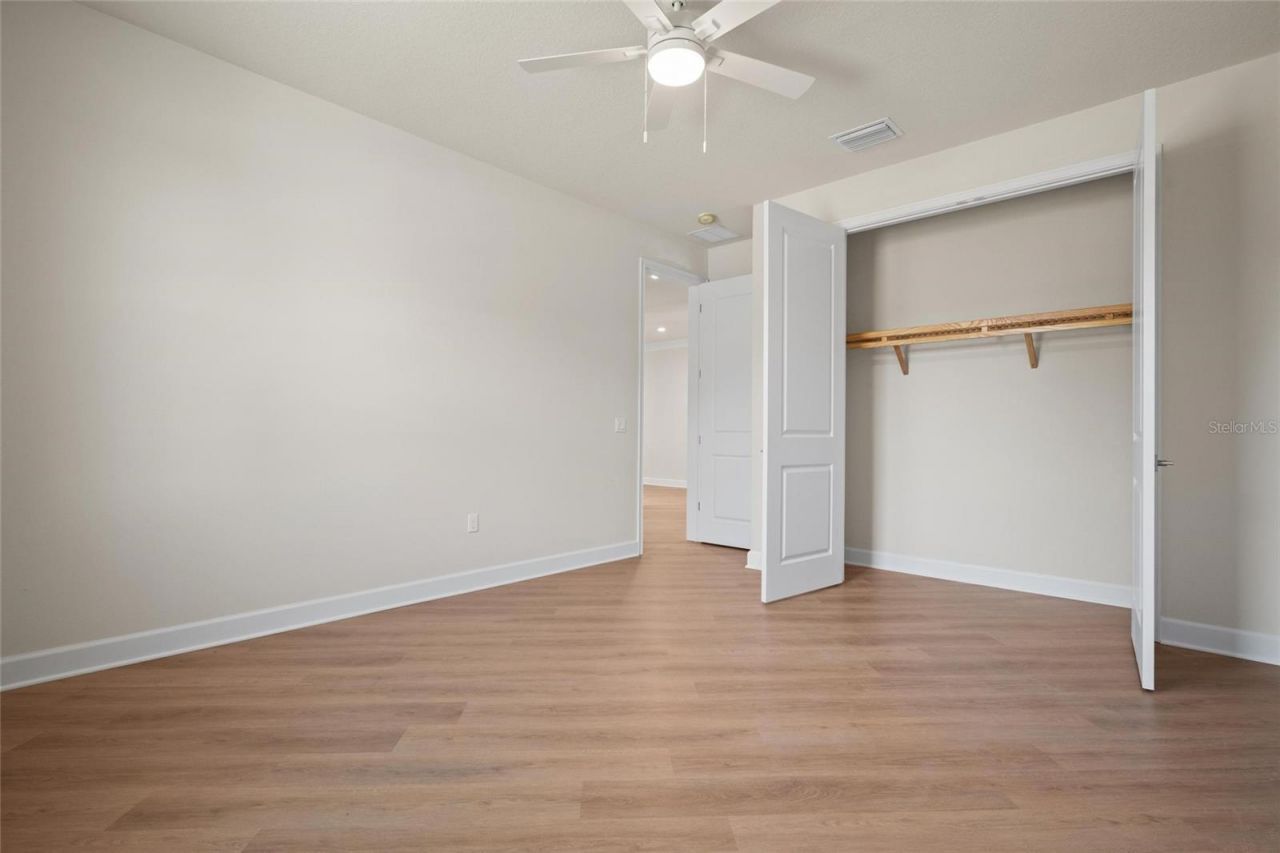 199 E Live Oak Street, Tarpon Springs, FL 34689 Photo