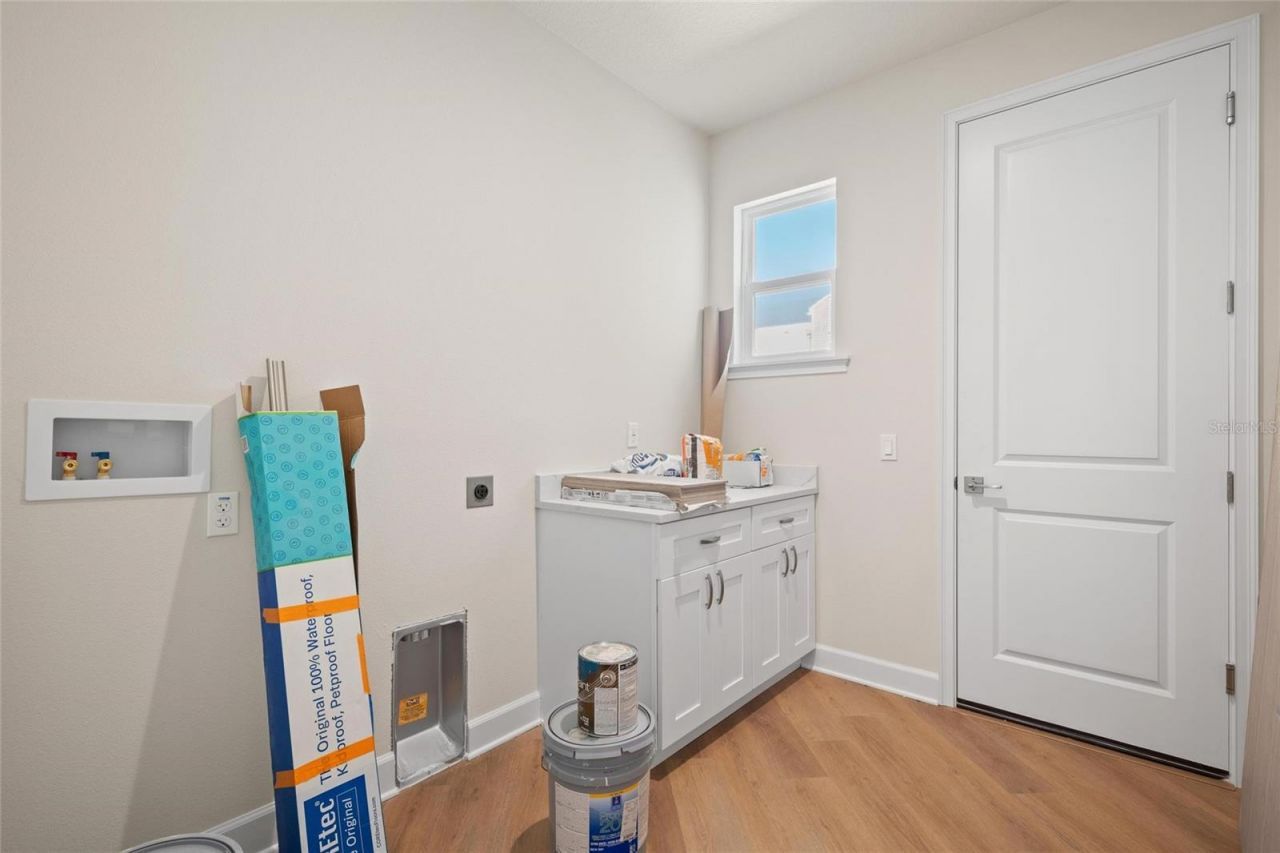 199 E Live Oak Street, Tarpon Springs, FL 34689 Photo