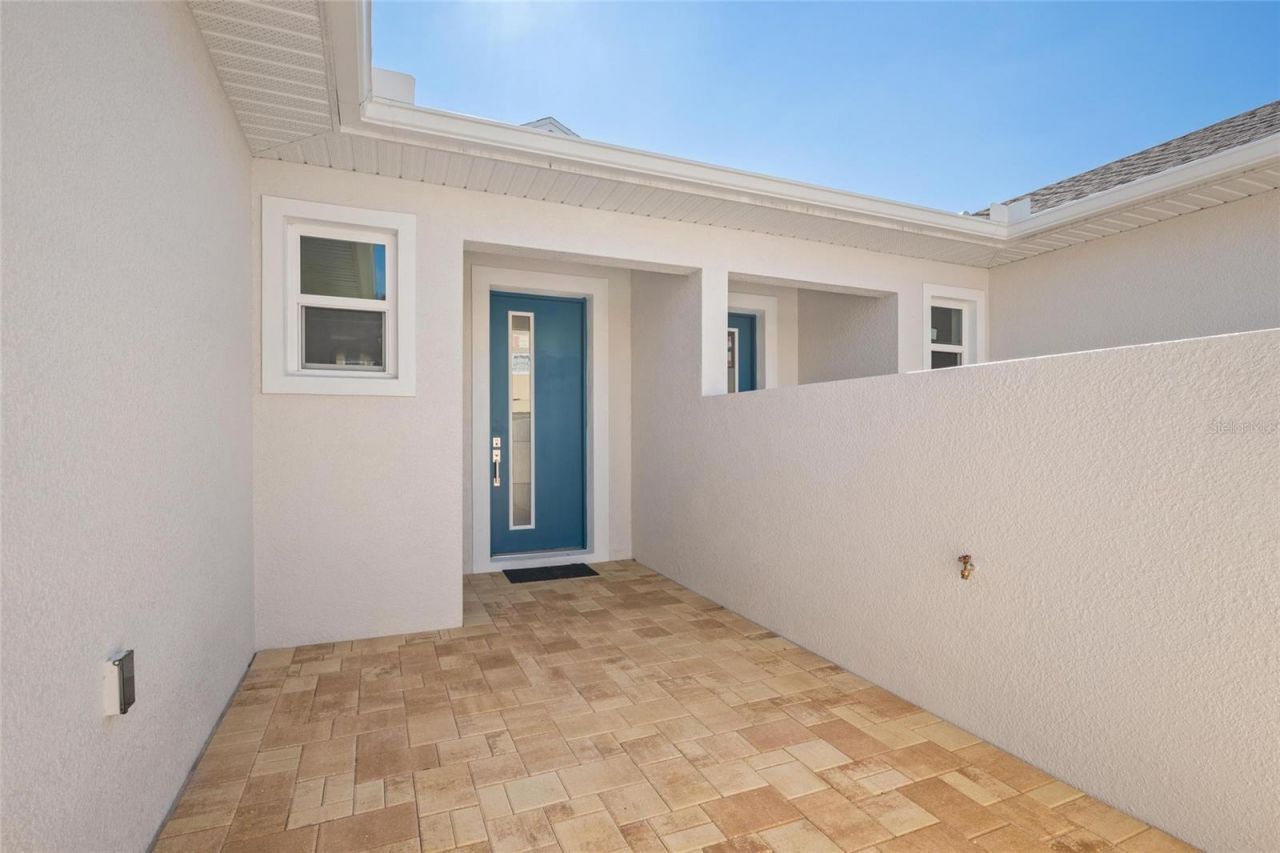 199 E Live Oak Street, Tarpon Springs, FL 34689 Photo