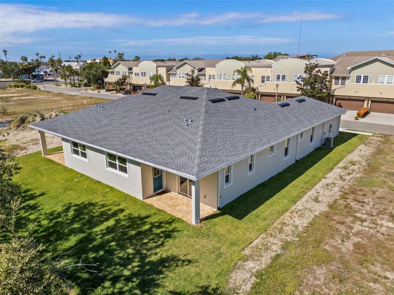 199 E Live Oak Street, Tarpon Springs, FL 34689 Photo