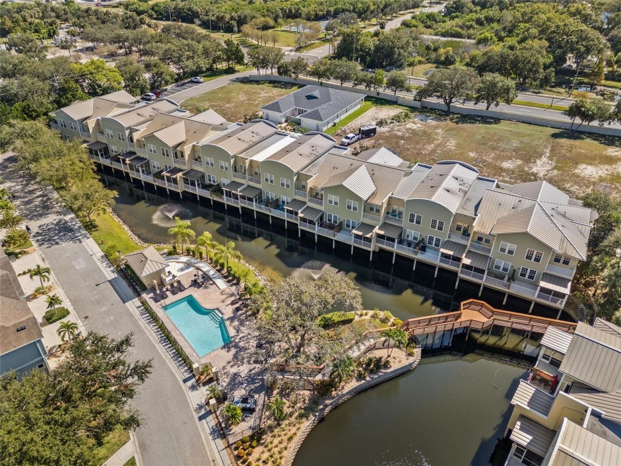 199 E Live Oak Street, Tarpon Springs, FL 34689 Photo