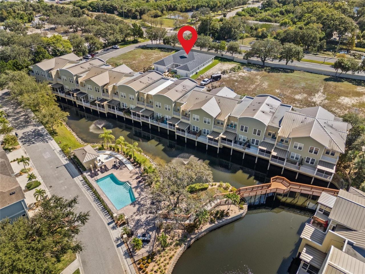 199 E Live Oak Street, Tarpon Springs, FL 34689 Photo