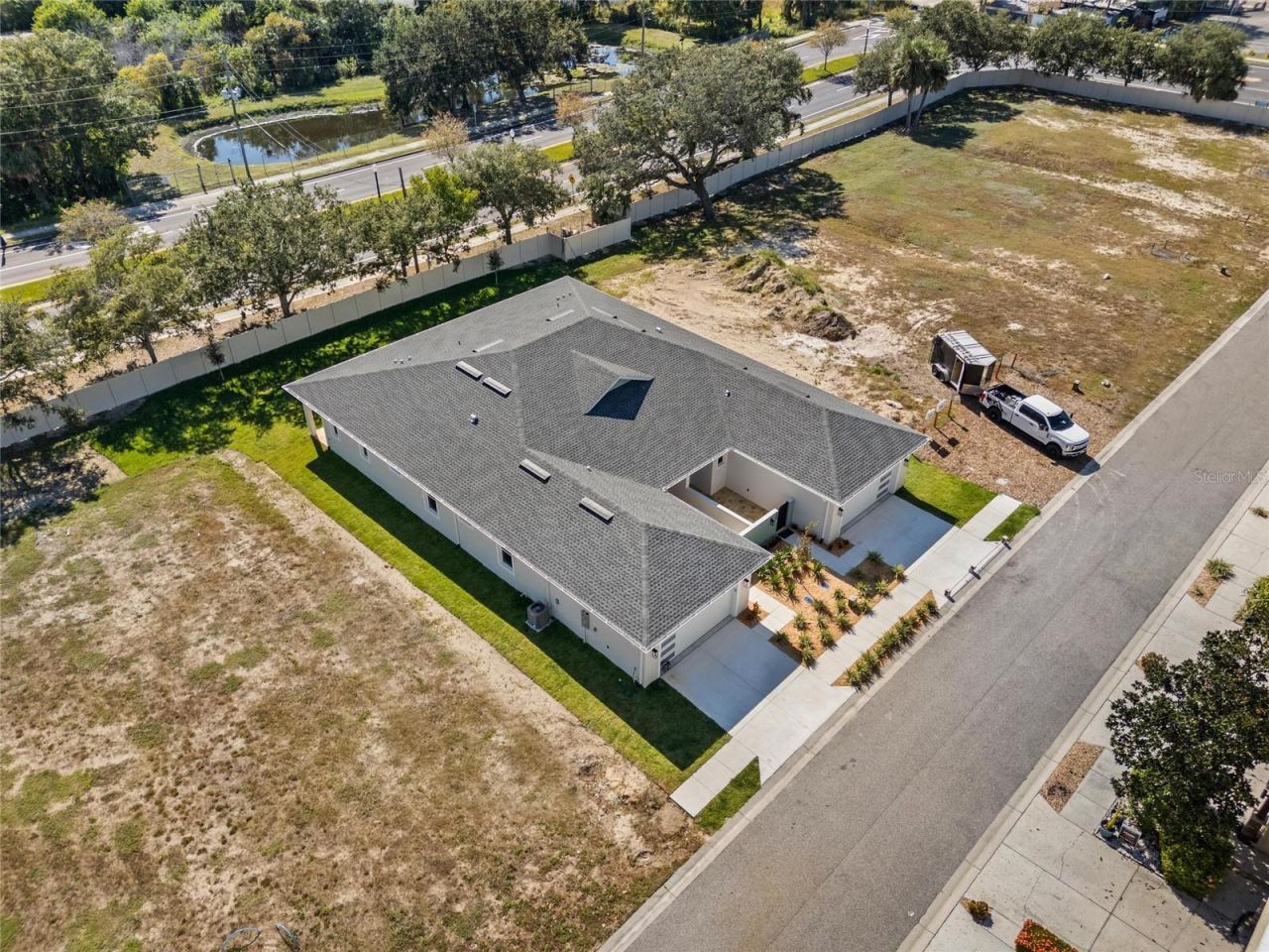 199 E Live Oak Street, Tarpon Springs, FL 34689 Photo
