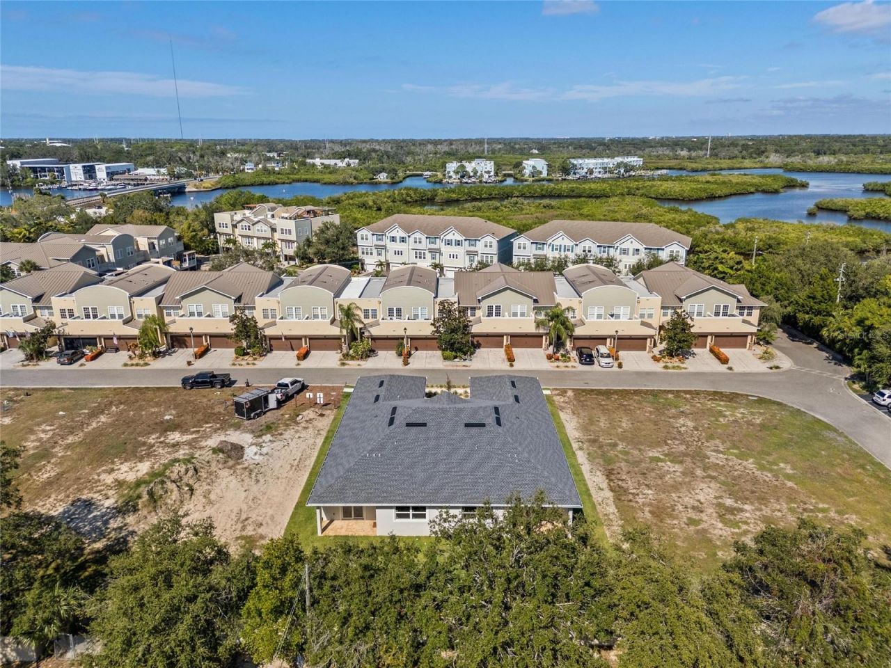 199 E Live Oak Street, Tarpon Springs, FL 34689 Photo