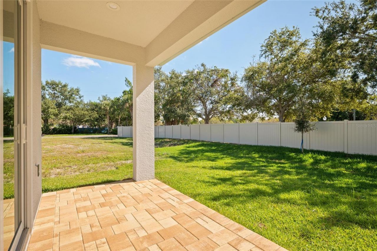 199 E Live Oak Street, Tarpon Springs, FL 34689 Photo