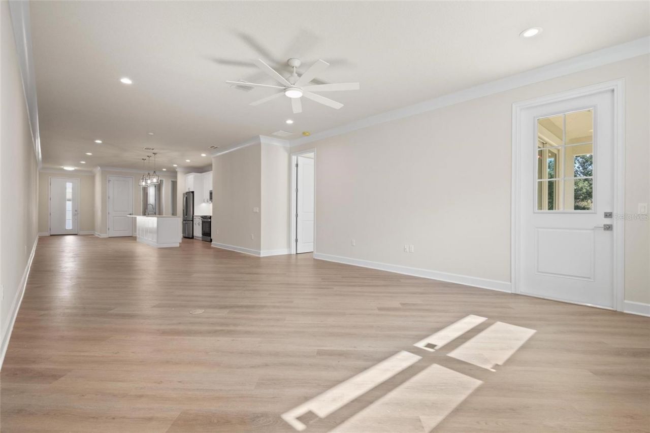 199 E Live Oak Street, Tarpon Springs, FL 34689 Photo