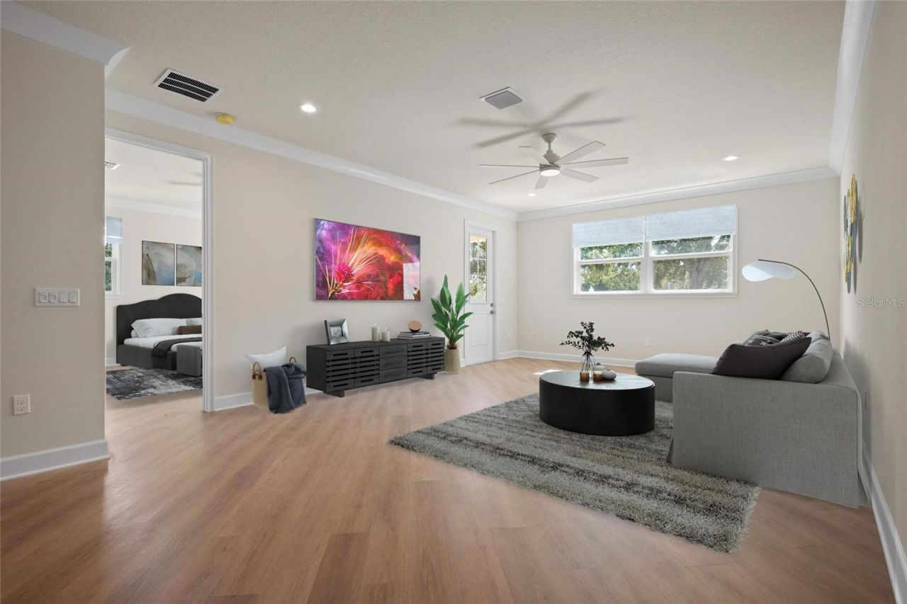 199 E Live Oak Street, Tarpon Springs, FL 34689 Photo