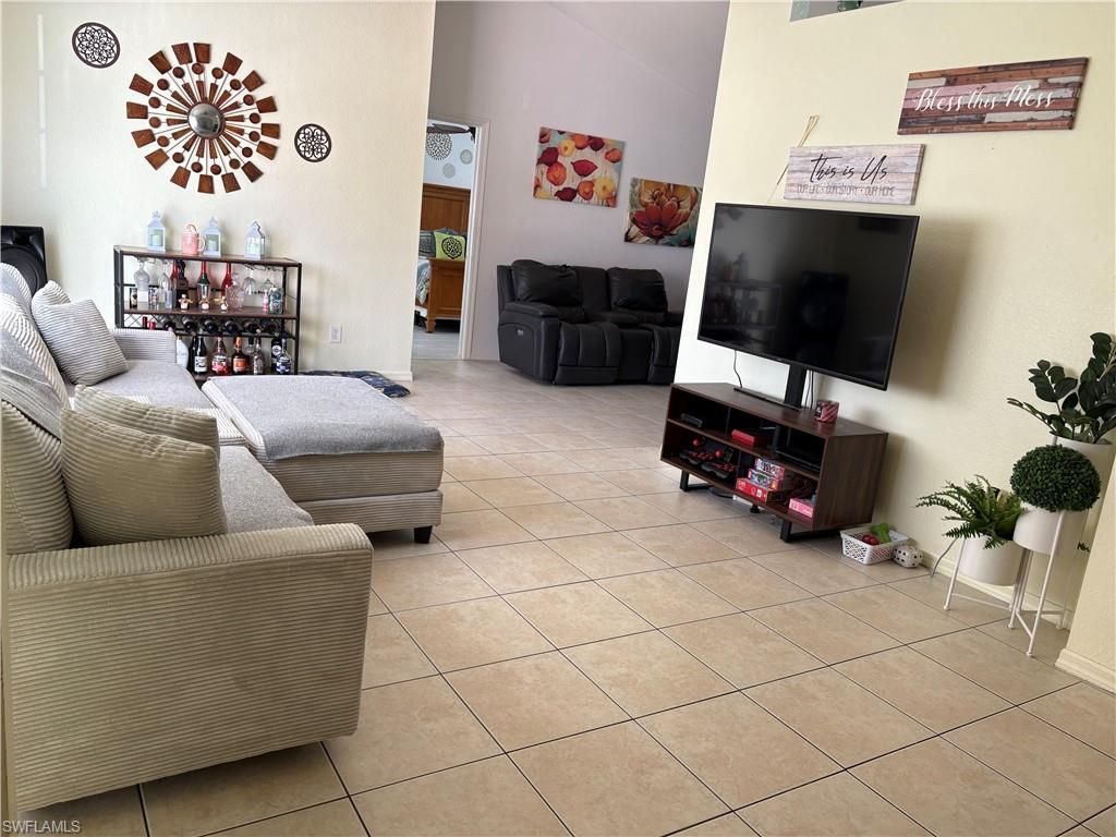 519 Hibiscus Ave, Lehigh Acres, FL 33972 Photo