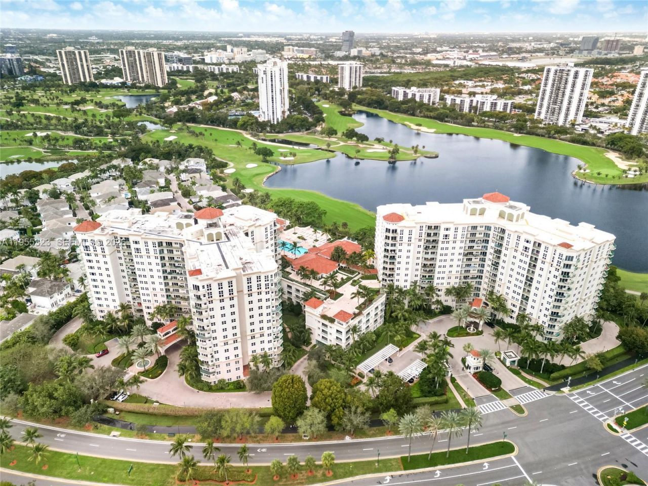 19900 E Country Club Dr, Unit 702, Aventura, FL 33180 Photo