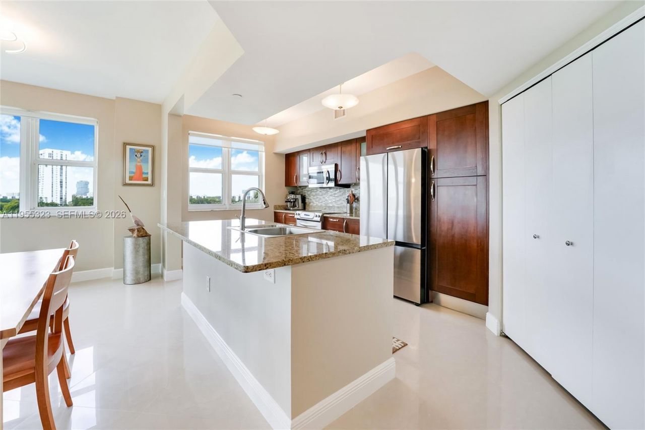 19900 E Country Club Dr, Unit 702, Aventura, FL 33180 Photo